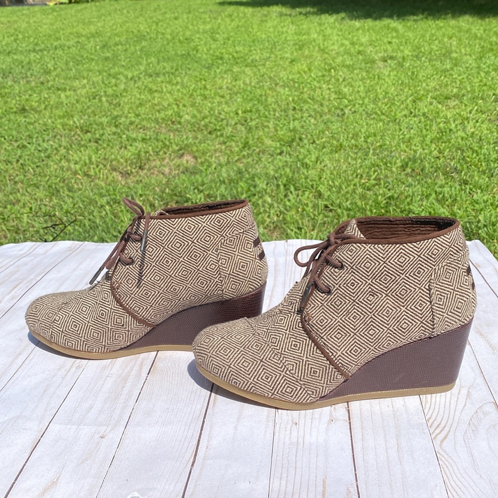 Toms Desert Wedge Booties